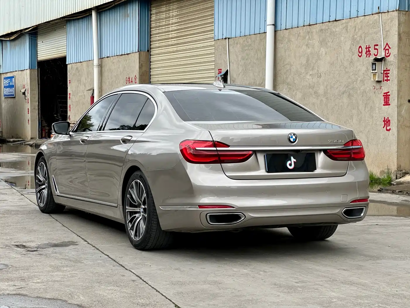 BMW 7 Series 2016 730Li Luxury фото 7