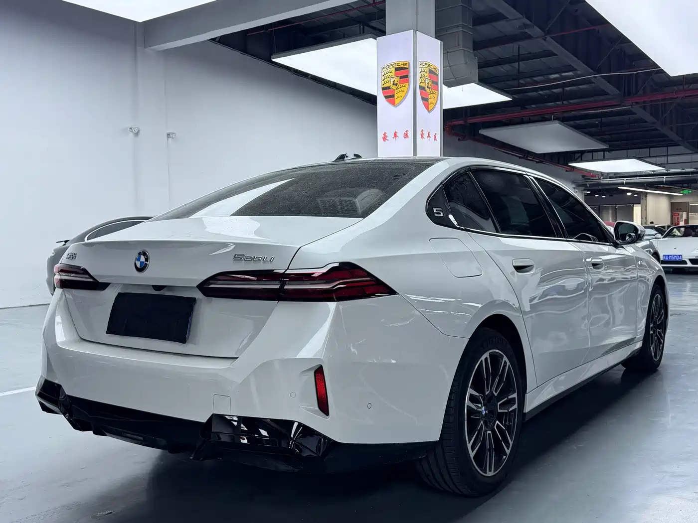 BMW 5 Series 2025 525Li M Sport Package фото 22