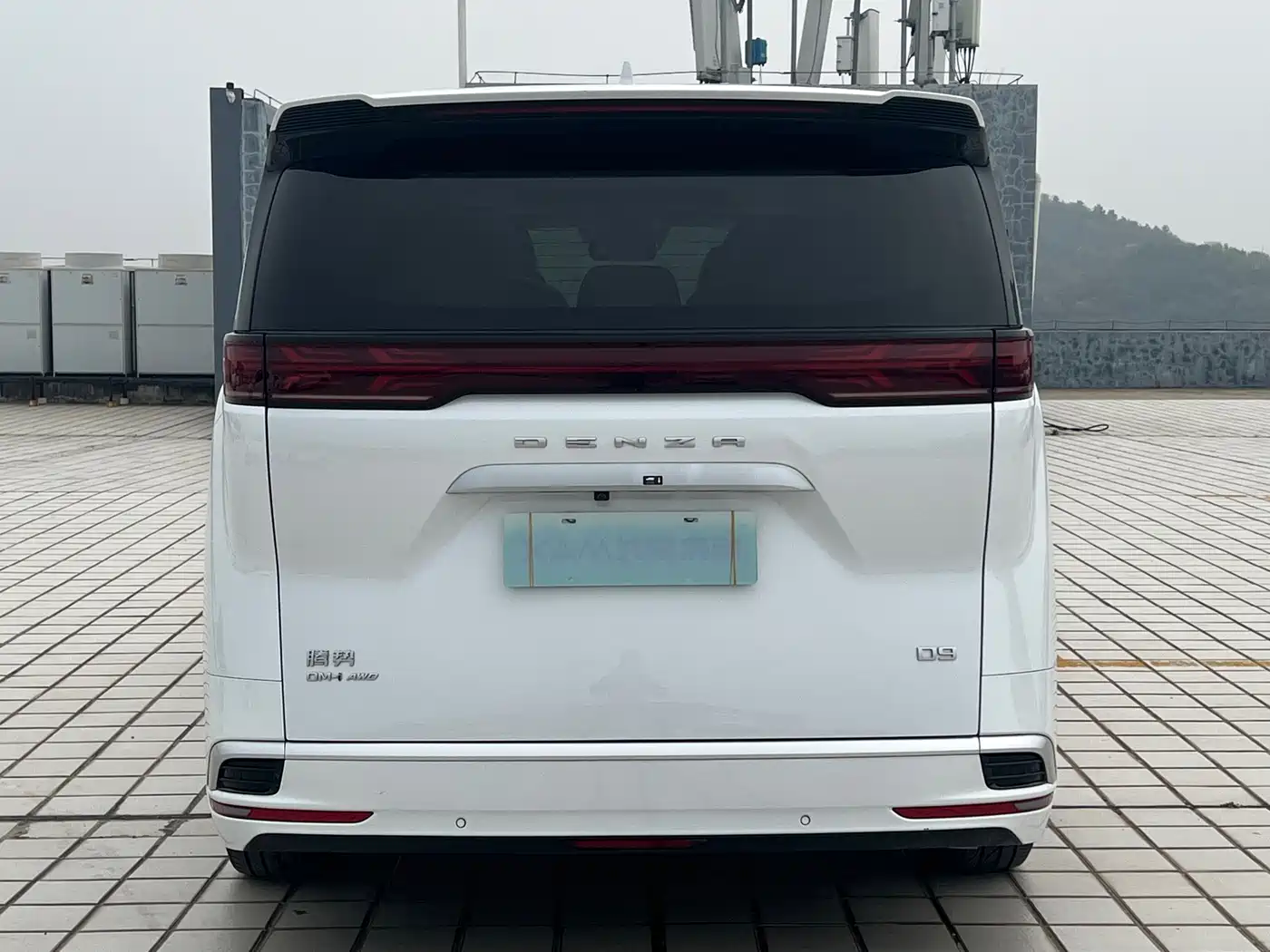 Denza D9 2022 DM-i 970 AWD Flagship фото 5