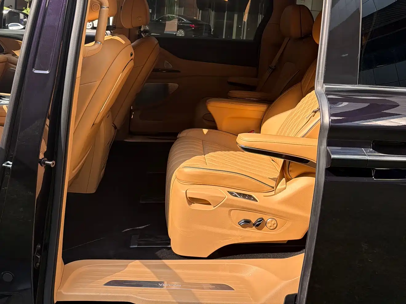 Voyah Auto Voyah Dreamer 2022 Low-carbon Dream+Smart Package фото 10