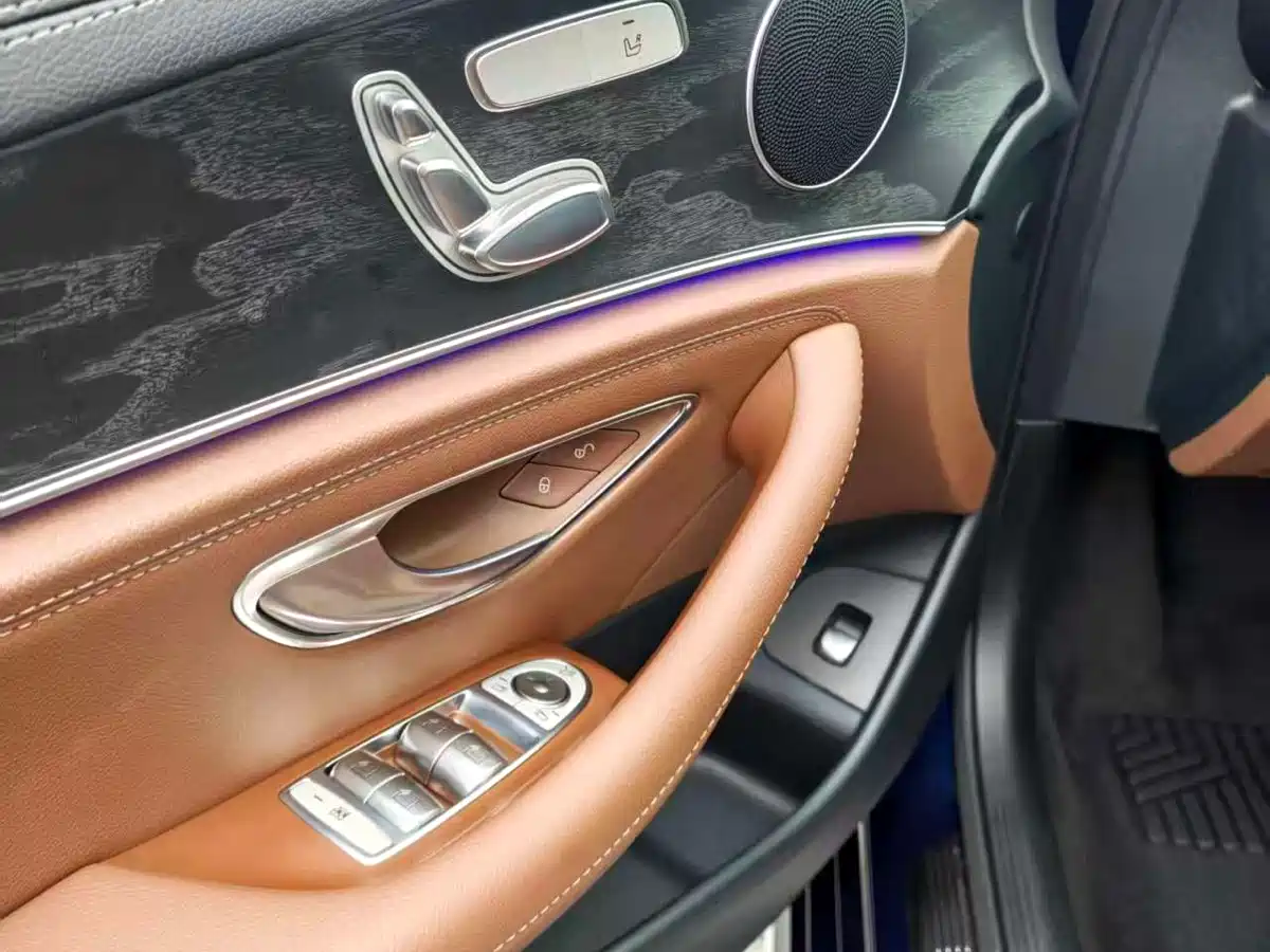 Mercedes-Benz E-Class 2018 E 200 L Sport фото 11