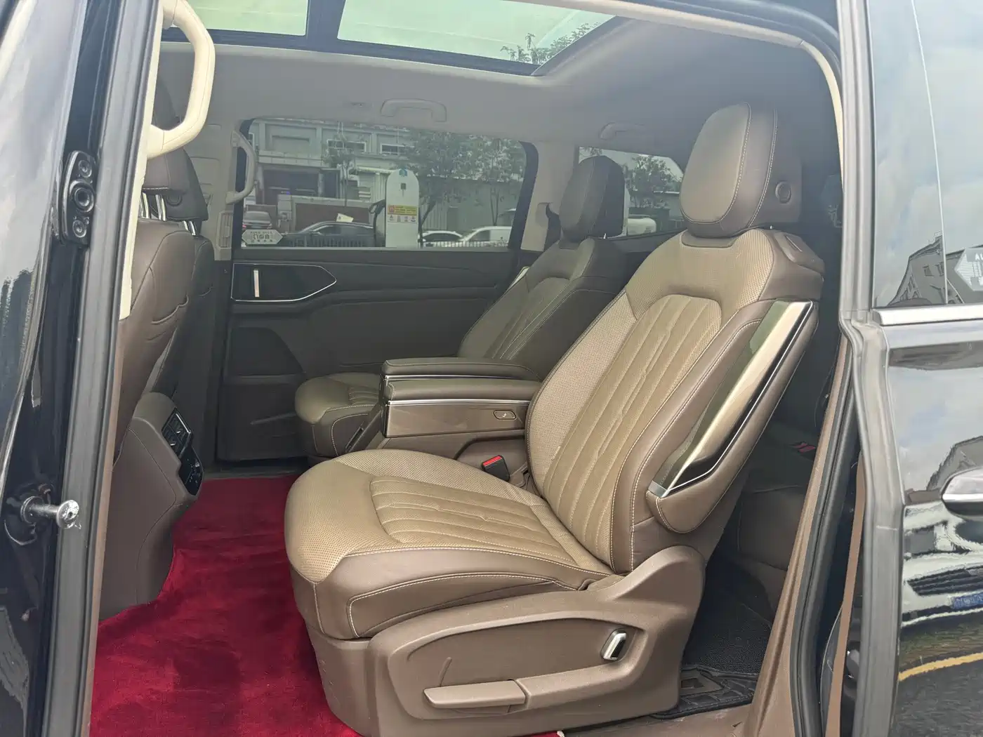 Volkswagen Viloran 2023 330TSI Luxury Edition фото 5