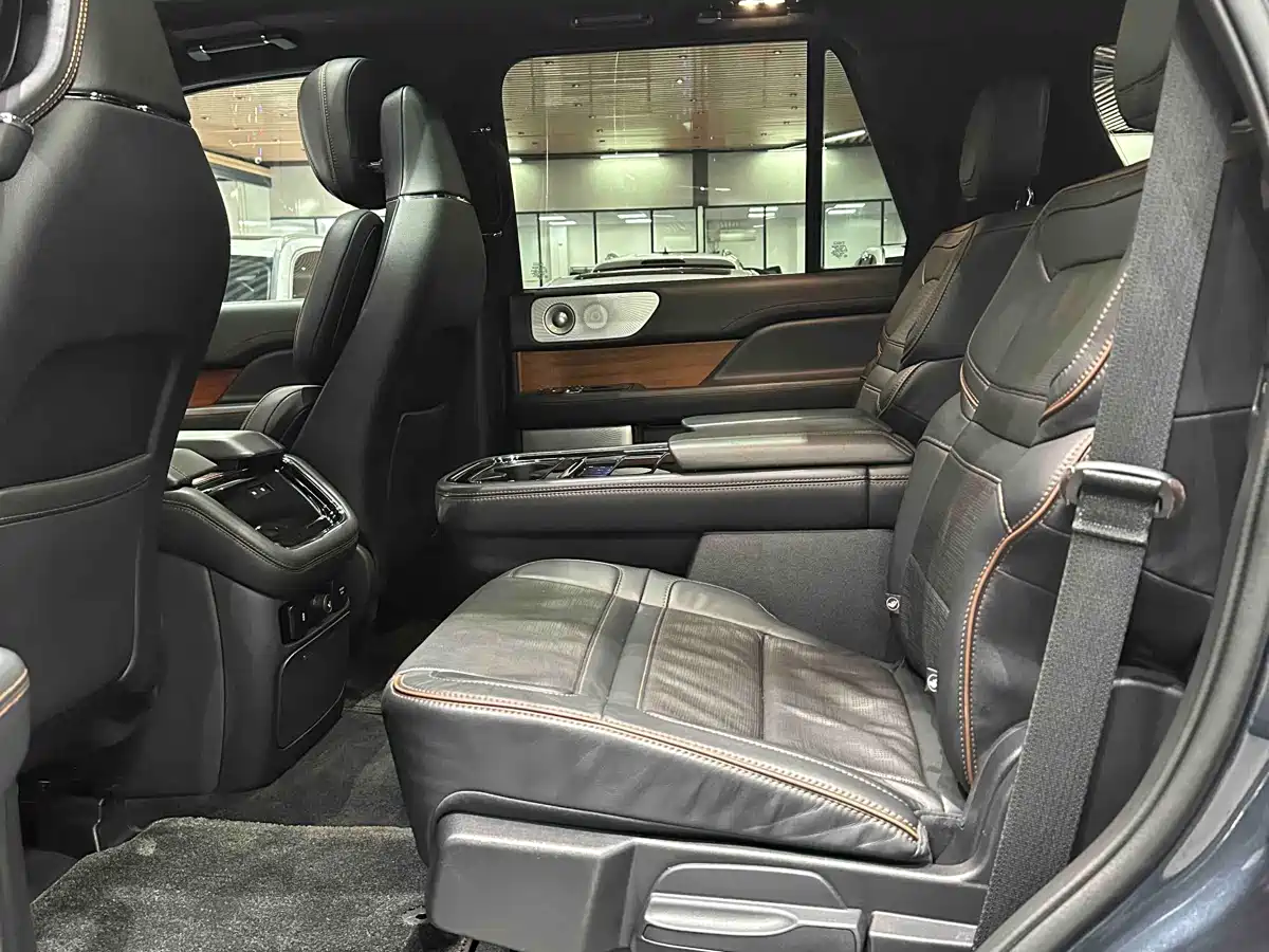 Lincoln Navigator 2022 3.5T Centennial Limited Edition фото 11
