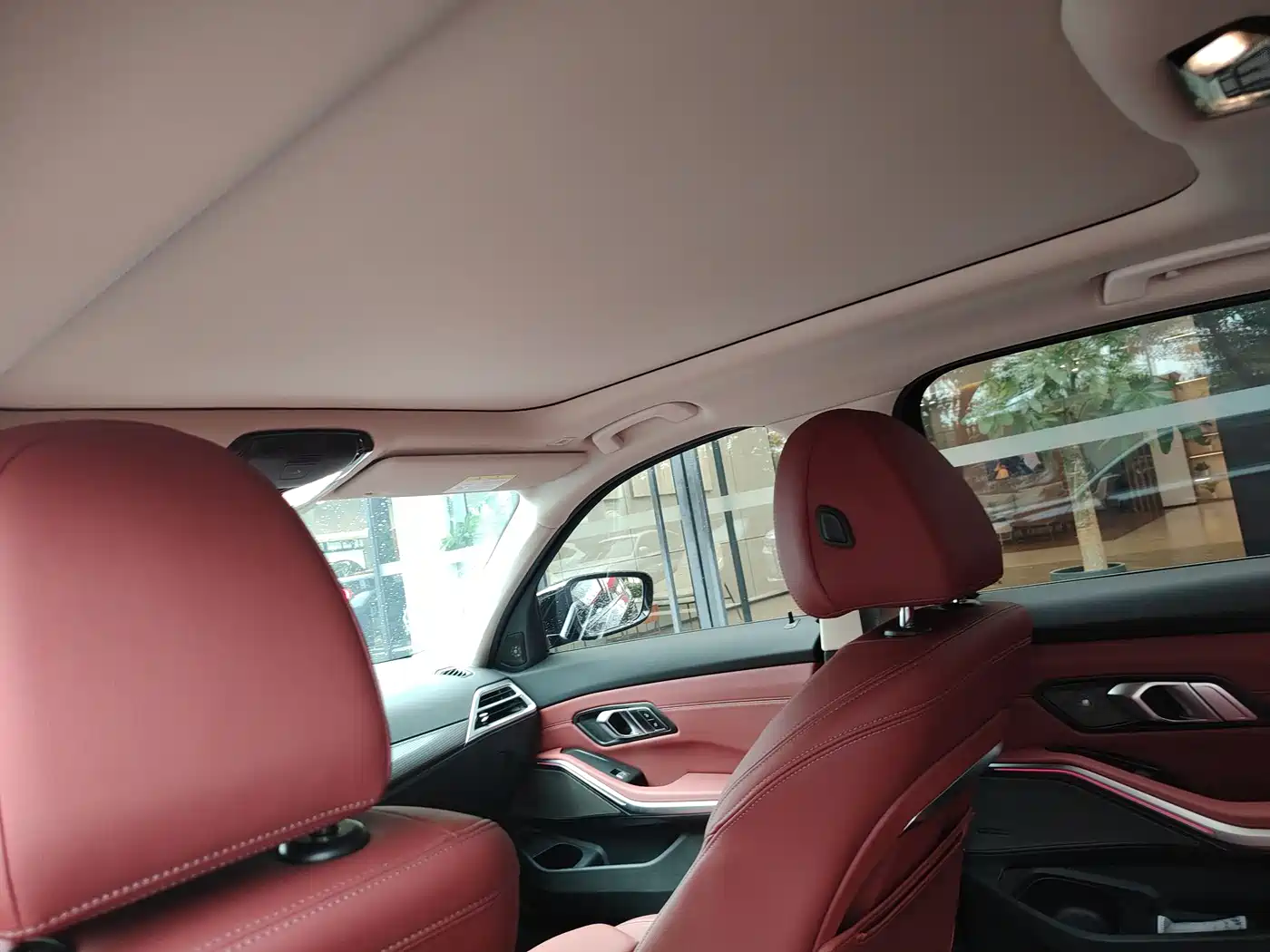 BMW 3 Series 2025 330Li M Sport Night Edition фото 18