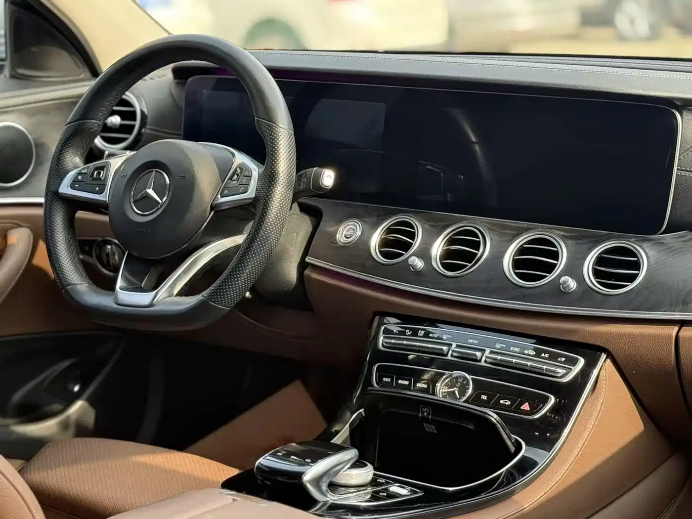 Mercedes-Benz E-Class 2016 E 200 L Sport Type фото 15