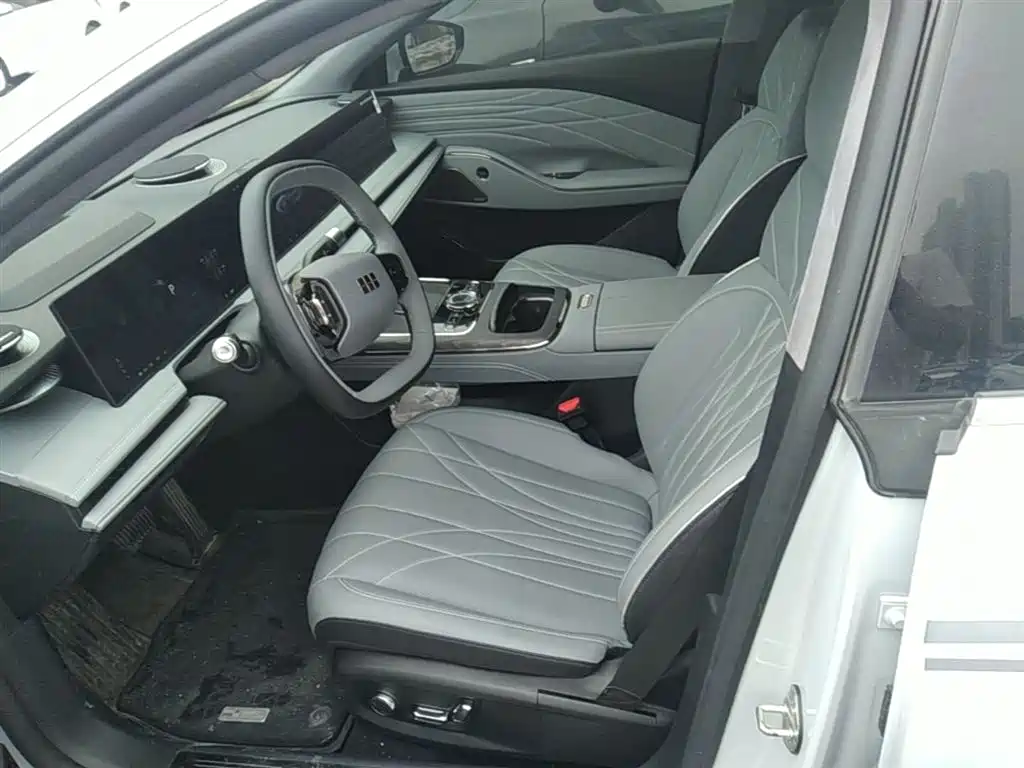 Geely Galaxy Galaxy E8 2025 700km Long Voyage Smart Drive Edition фото 15