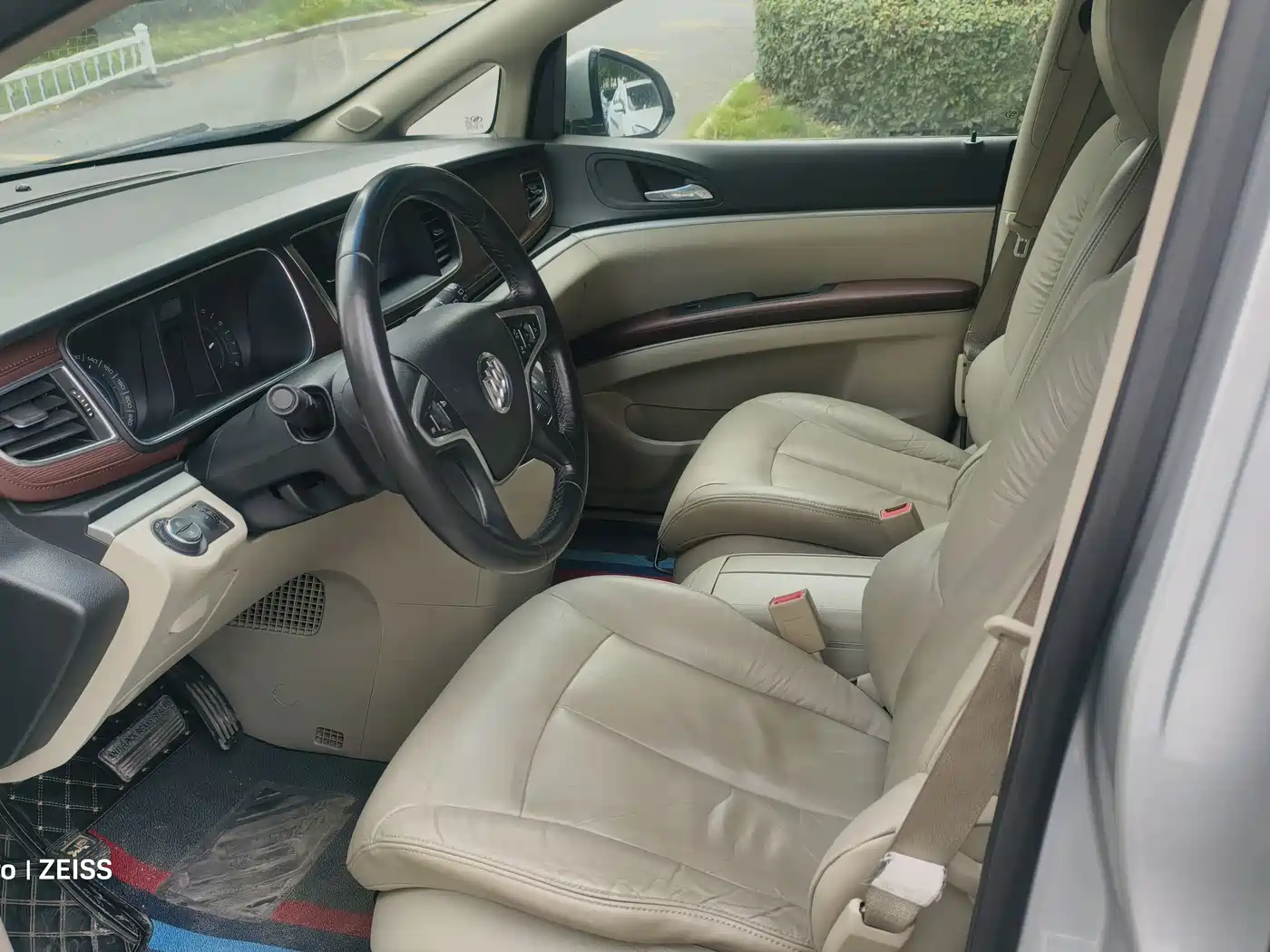 Buick GL8 2014 2.4L LT Luxury Business Executive фото 12