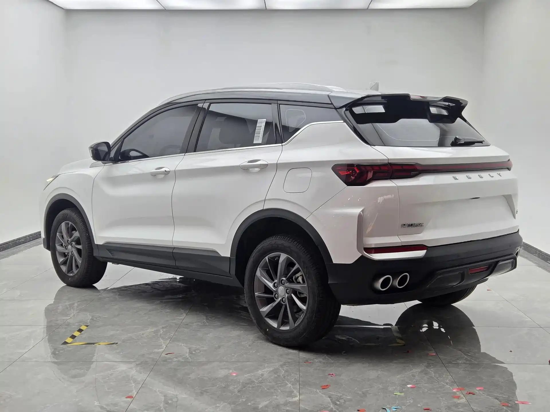 Фото 4 - Geely Coolray