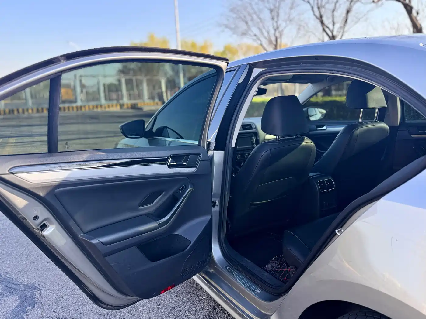 Volkswagen Sagitar 2018 1.6L Automatic Comfort фото 12