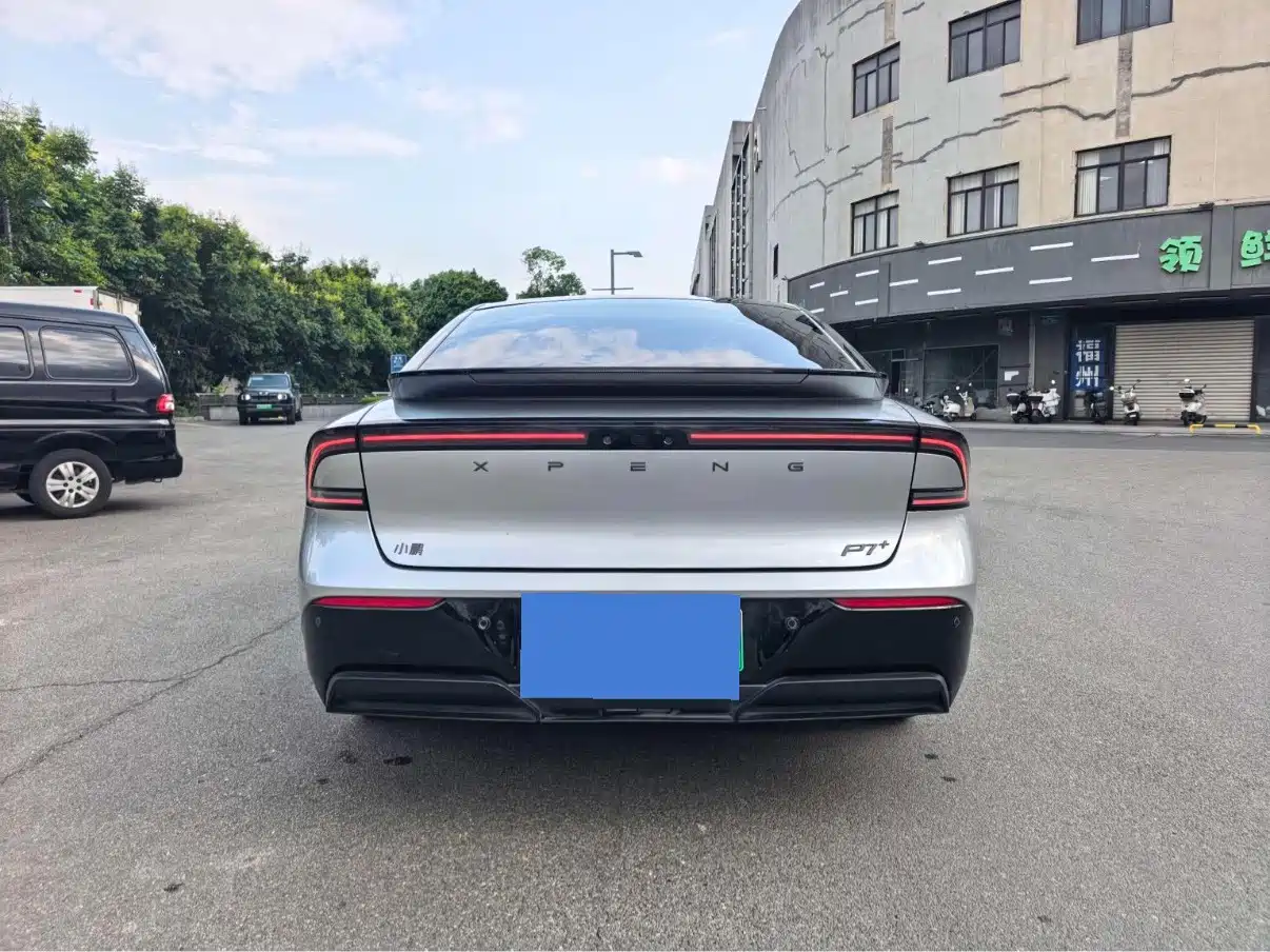Фото 5 - XPeng P7+
