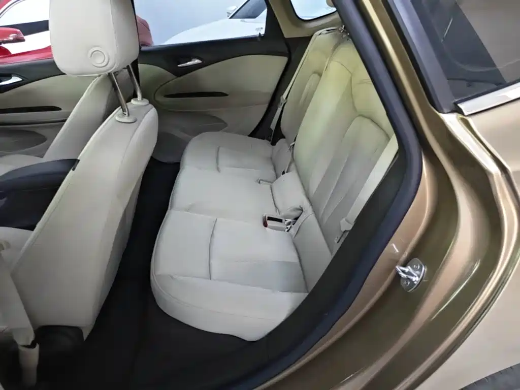 صورة 17 - Buick Verano