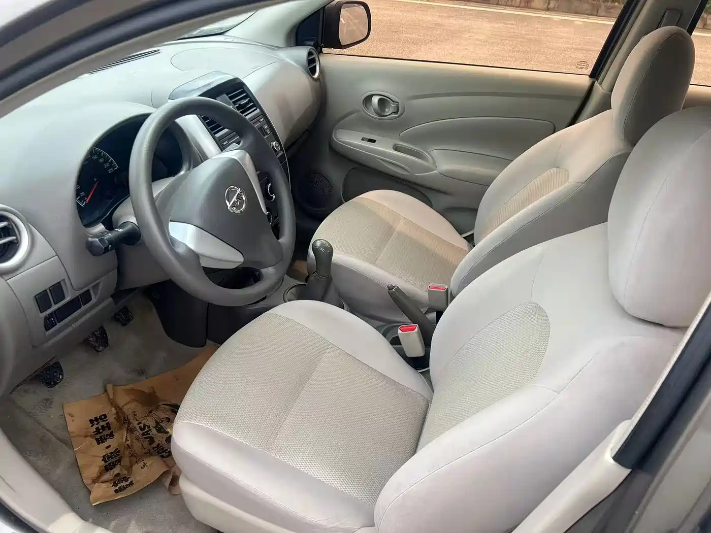 Nissan Sunny 2017 2016 1.5XE Manual Leading Edition