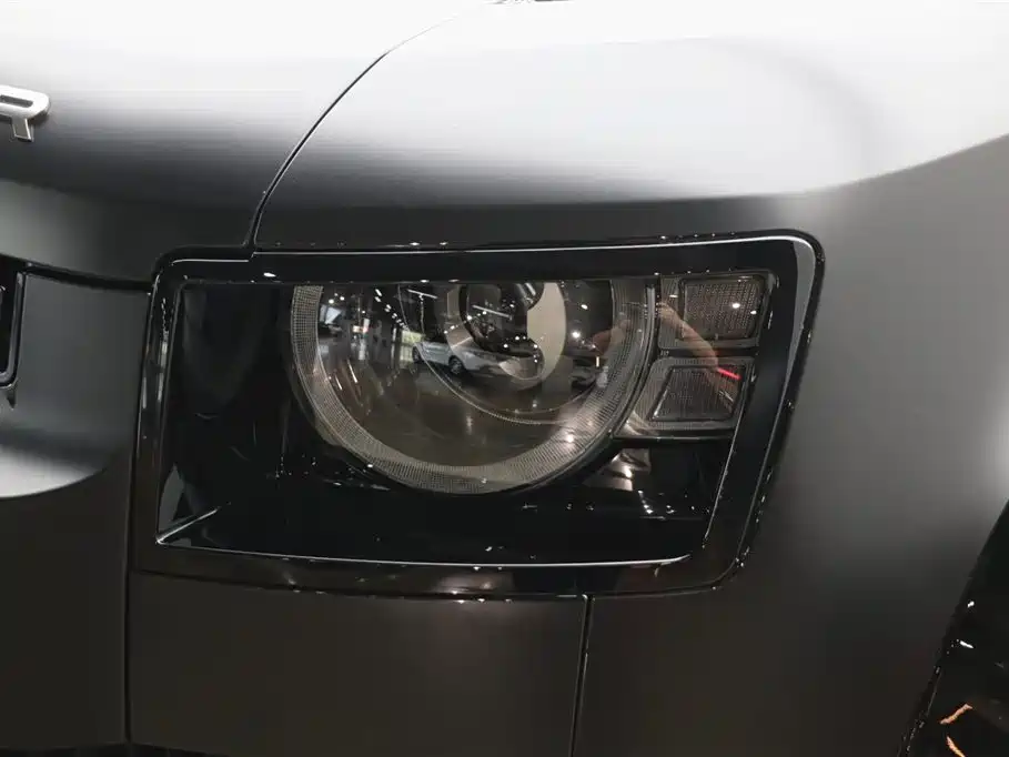 Land Rover Defender 2024 110 3.0T P400 X фото 26