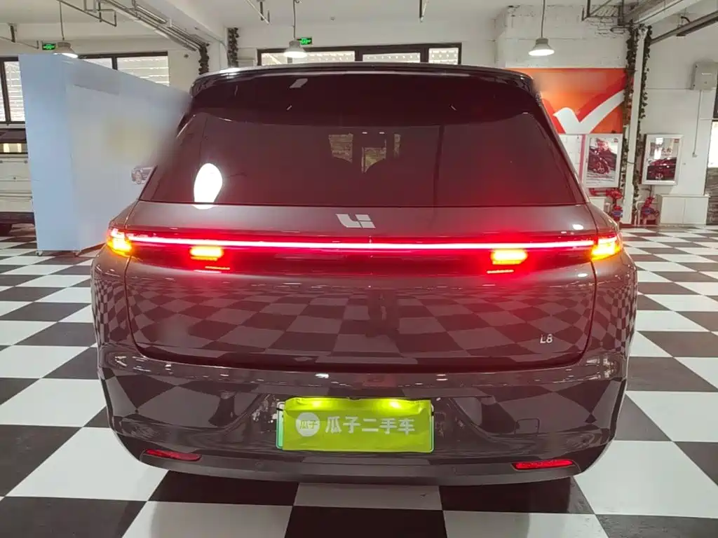 Фото 6 - Li Auto Li L8