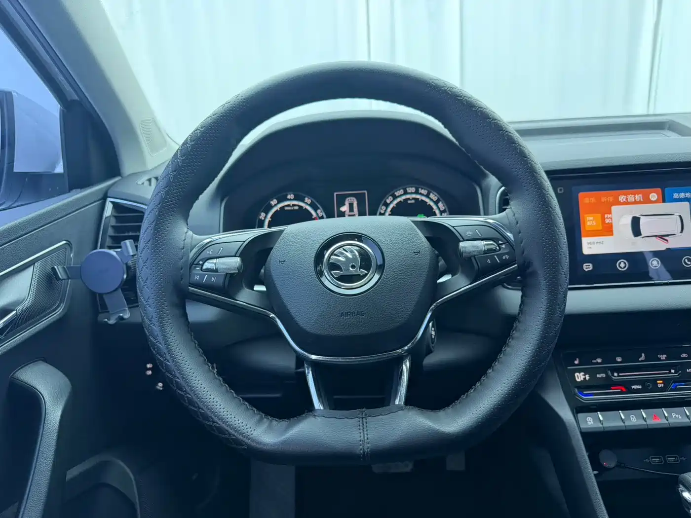 Škoda Karoq 2021 TSI280 Luxury Edition фото 14