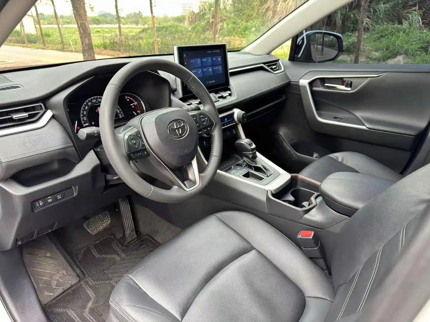 Toyota RAV4 Rongfang 2023 2.0L CVT FWD Style Plus Edition фото 5