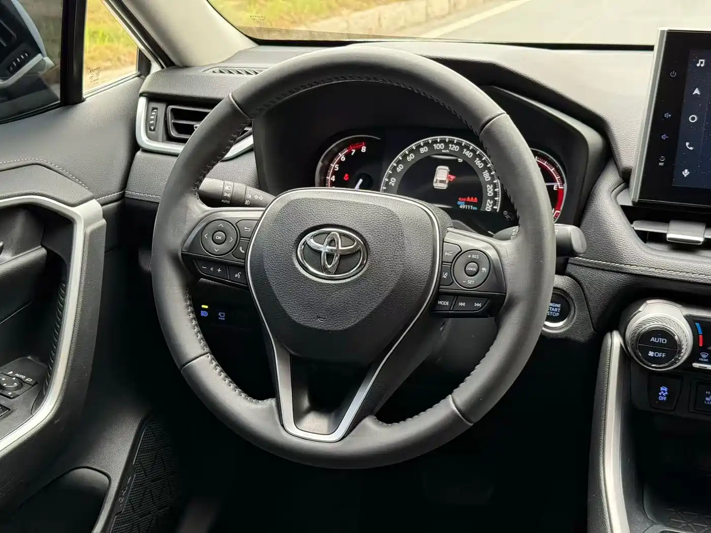Toyota RAV4 Rongfang 2023 2.0L CVT FWD Style Plus Edition фото 6