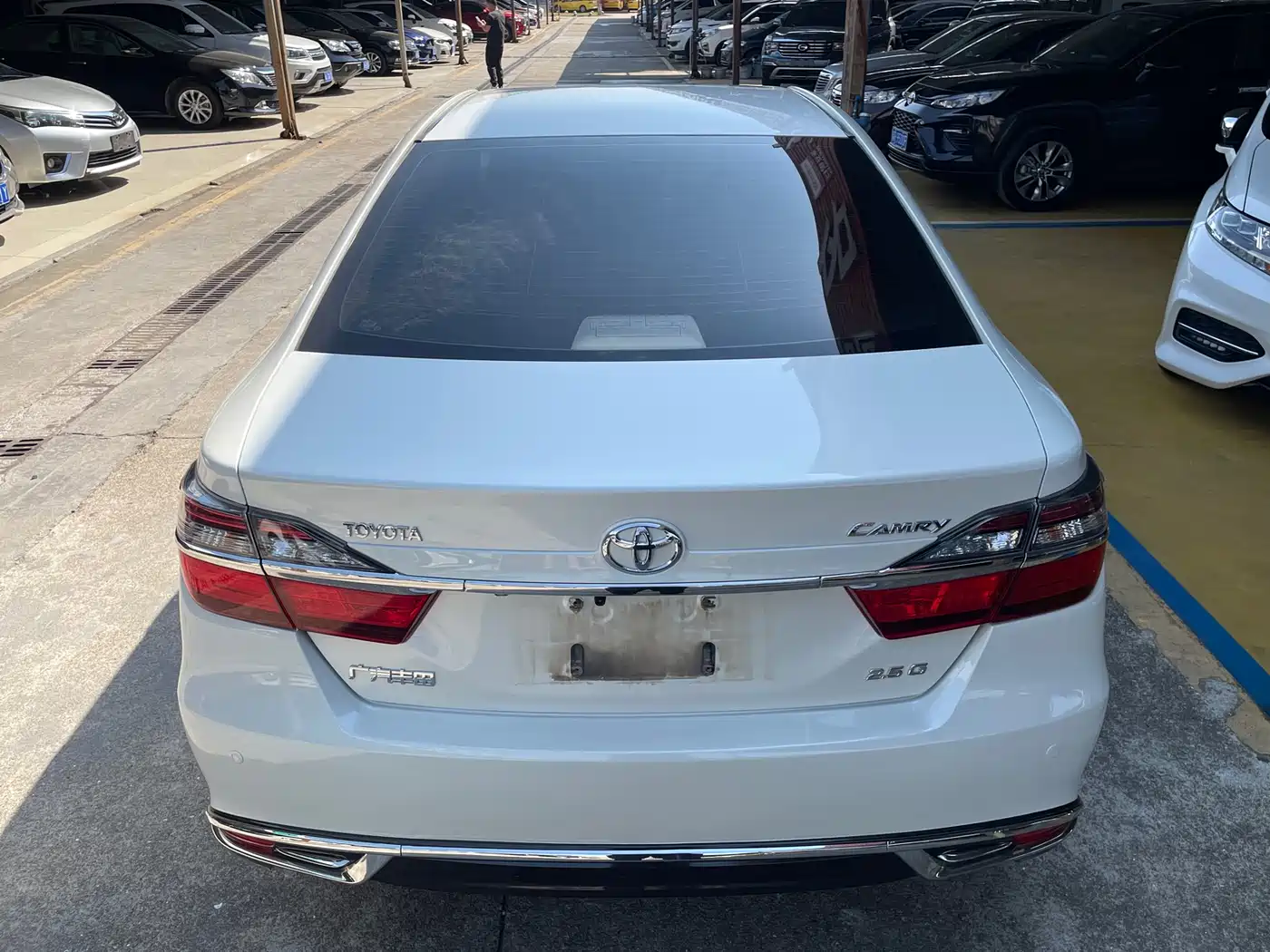 Toyota Camry 2016 2.5G 10th Anniversary Luxury Navigation Edition фото 3
