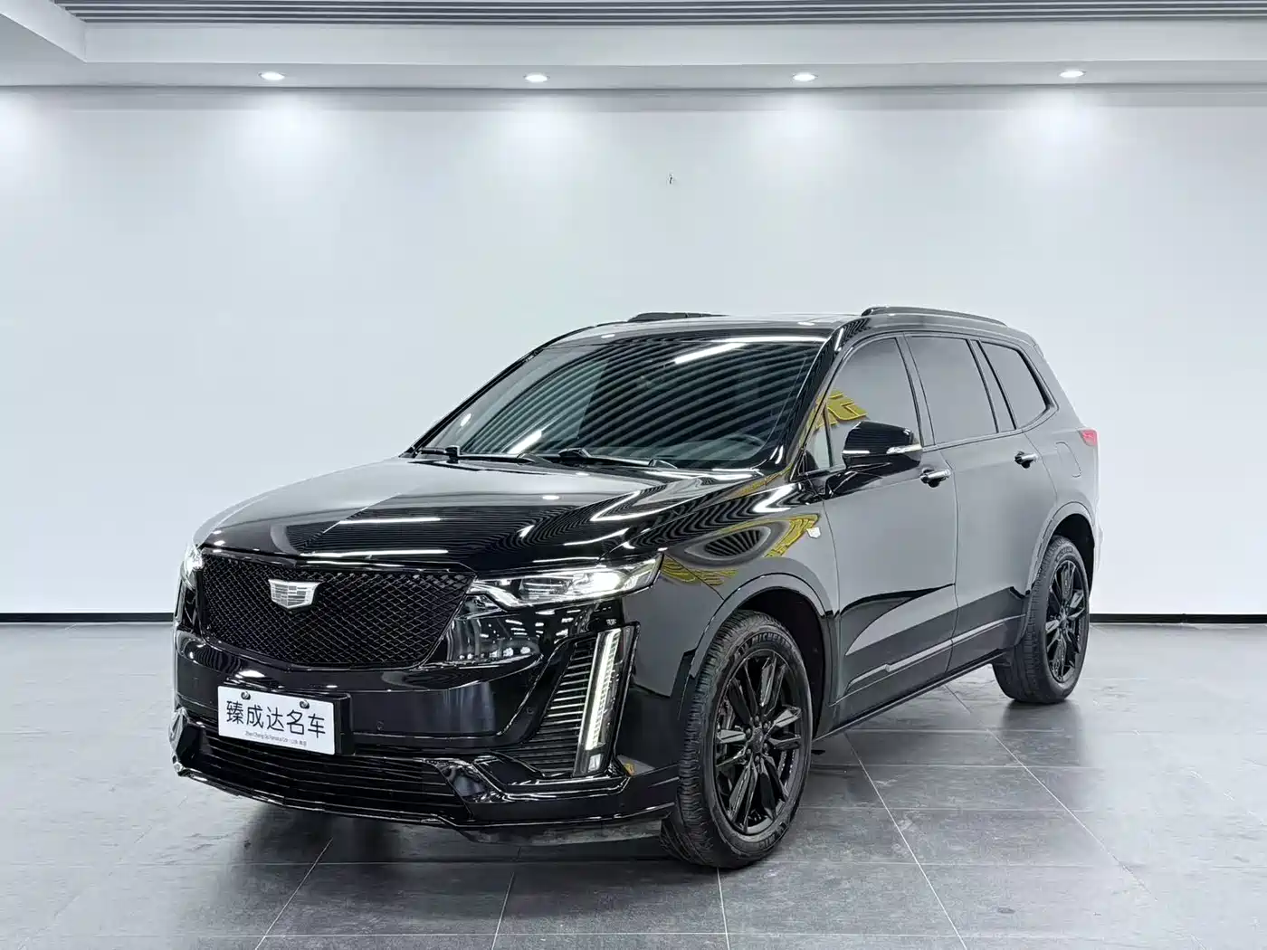 CADILLAC XT6