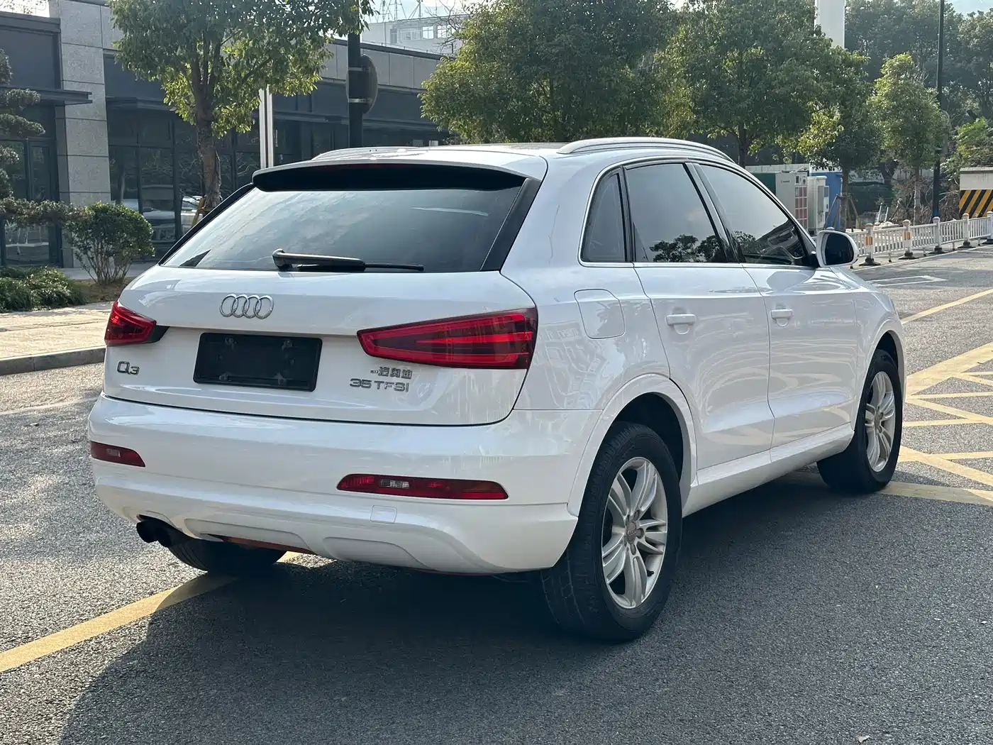 Audi Q3 2015 35 TFSI Comfort фото 4