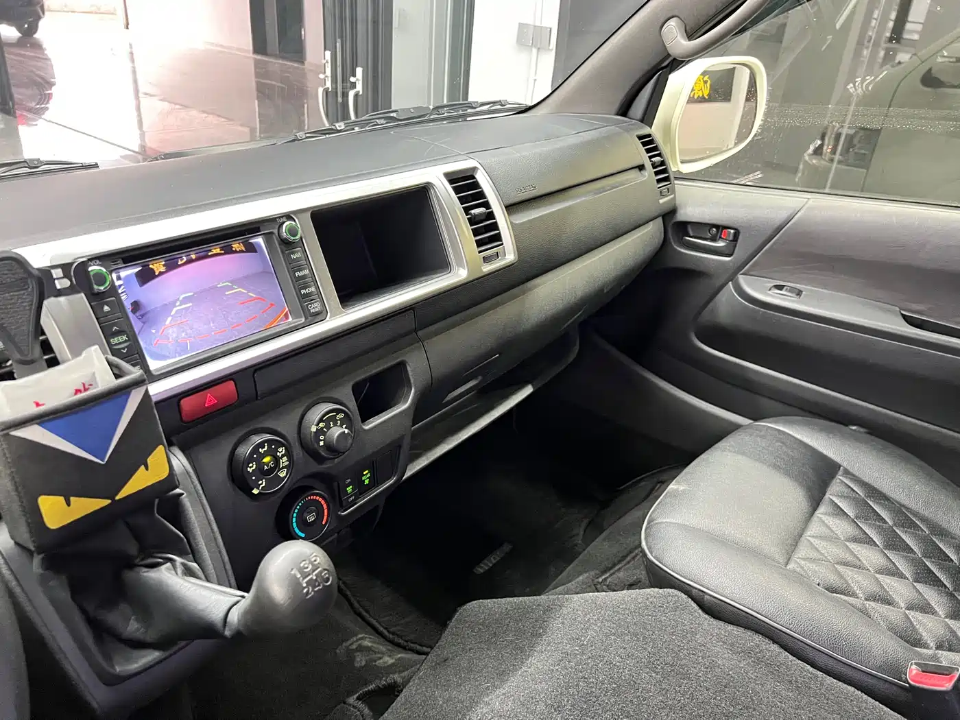 Toyota HIACE 2011 2.7L Manual Standard 10-seater фото 15