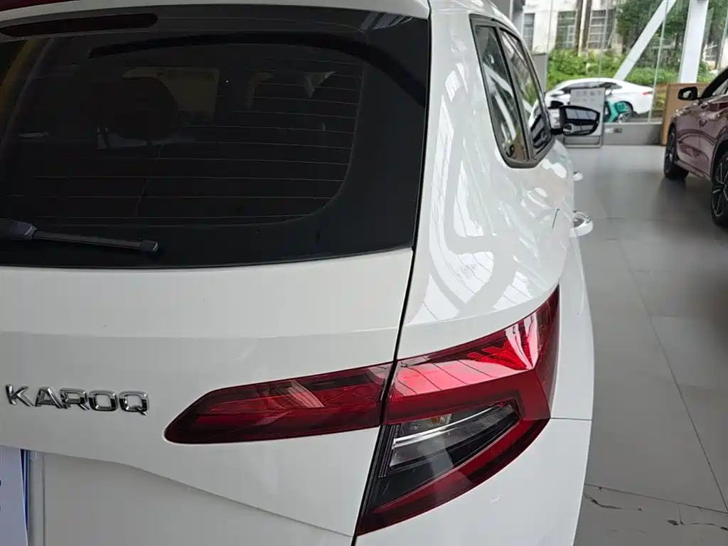 Škoda Karoq 2018 TSI280 Premium Edition China V фото 8
