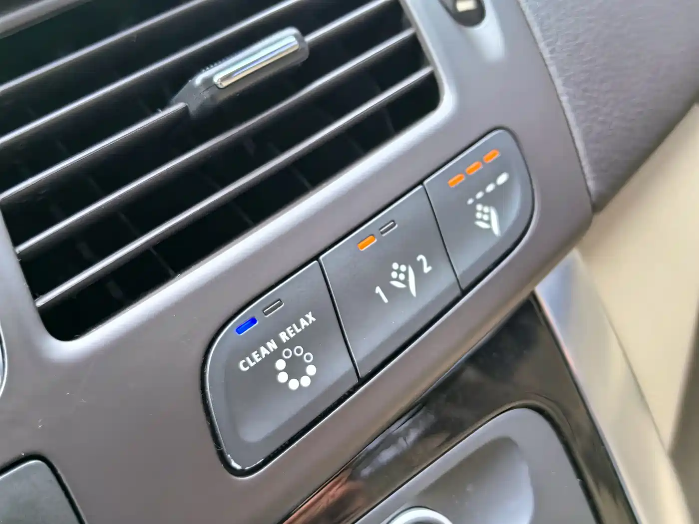 Renault Latitude 2011 2.5L Automatic Flagship Navigation Edition фото 13