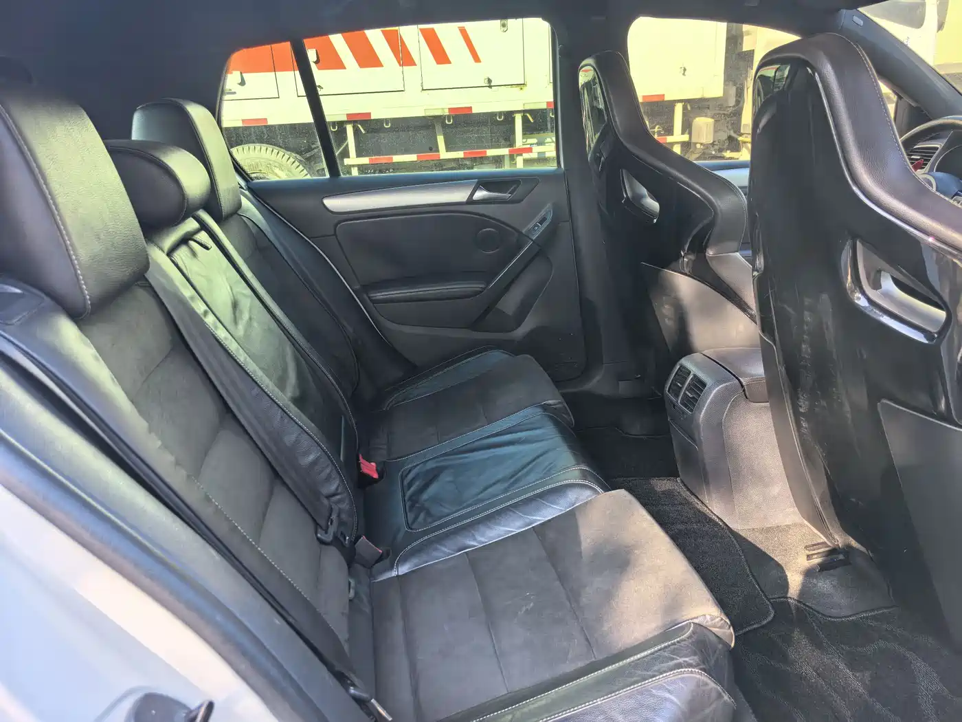 Volkswagen Golf (Import) 2011 2.0TSI R фото 12