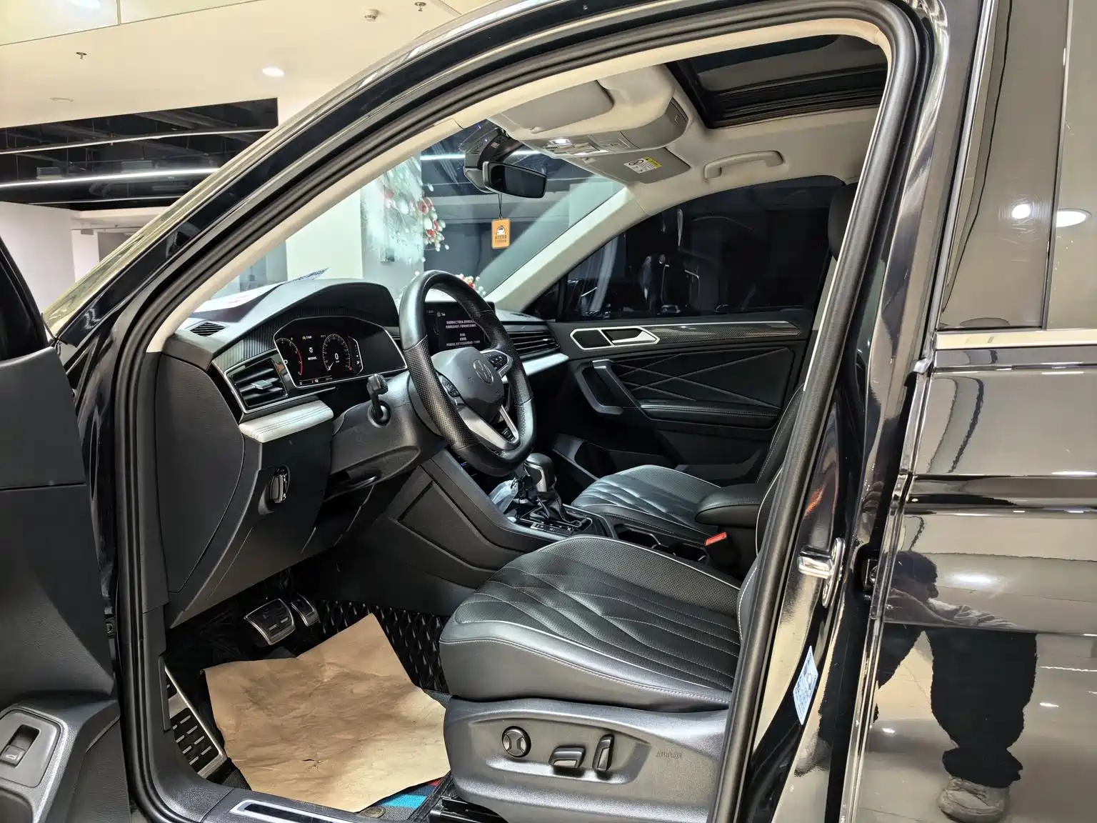 Фото 7 - Volkswagen Tiguan L