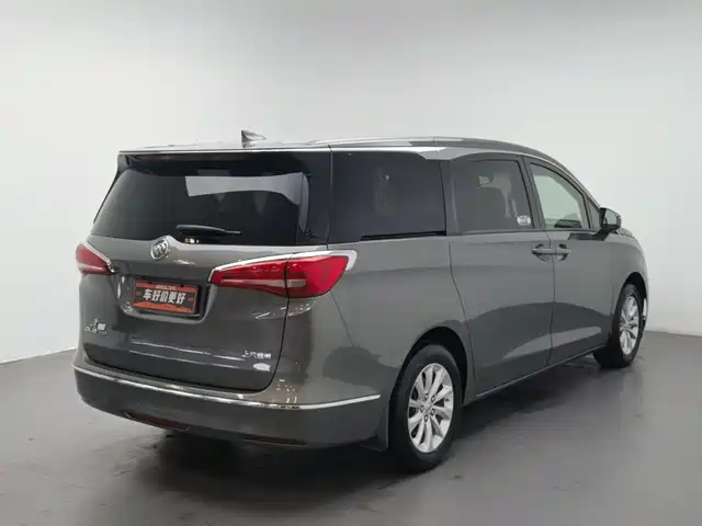 Buick GL8 2017 ES 28T Premium China V — фото 2