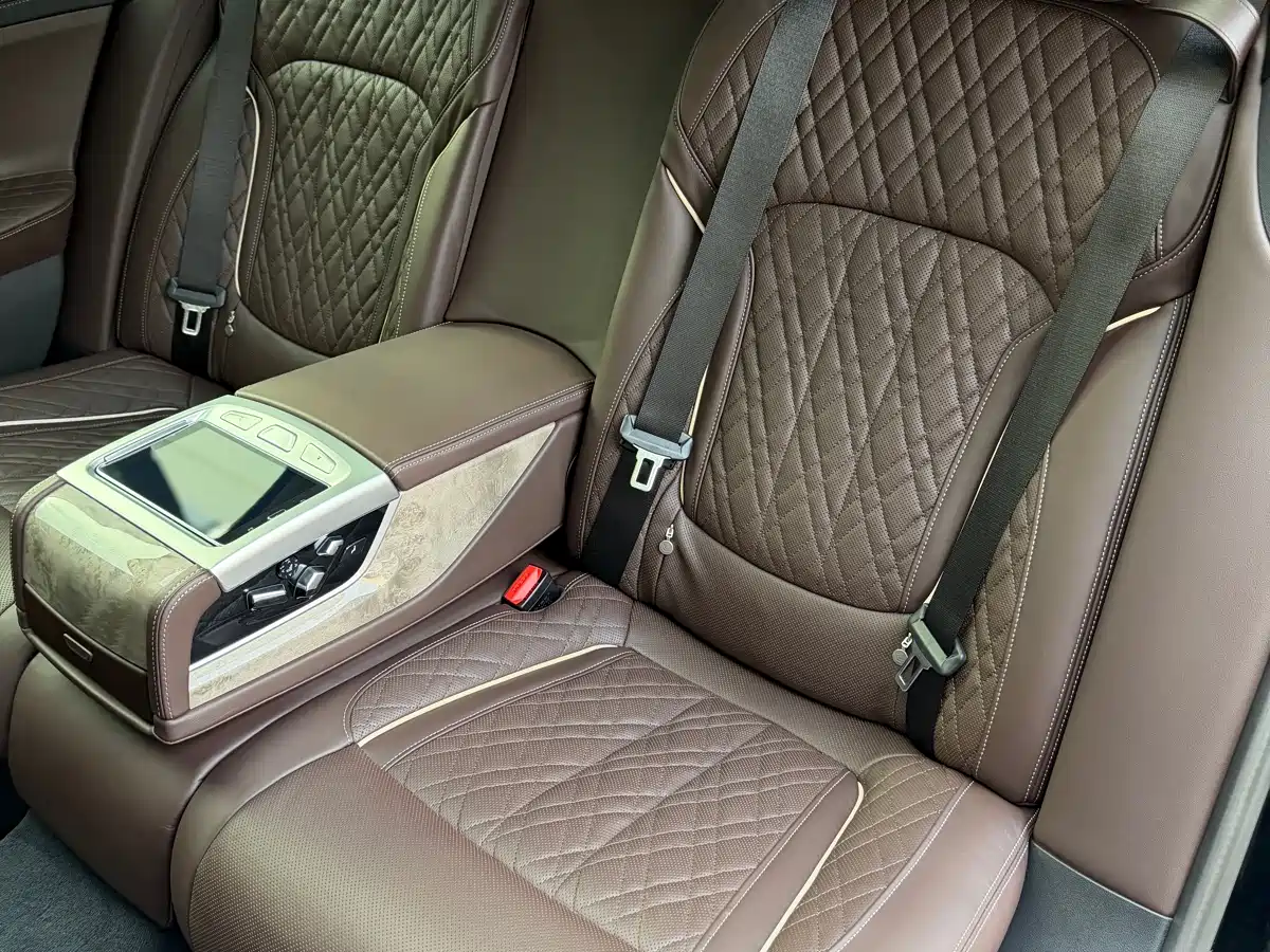 BMW 7 Series 2021 Model 740Li Leading Luxury Package фото 11