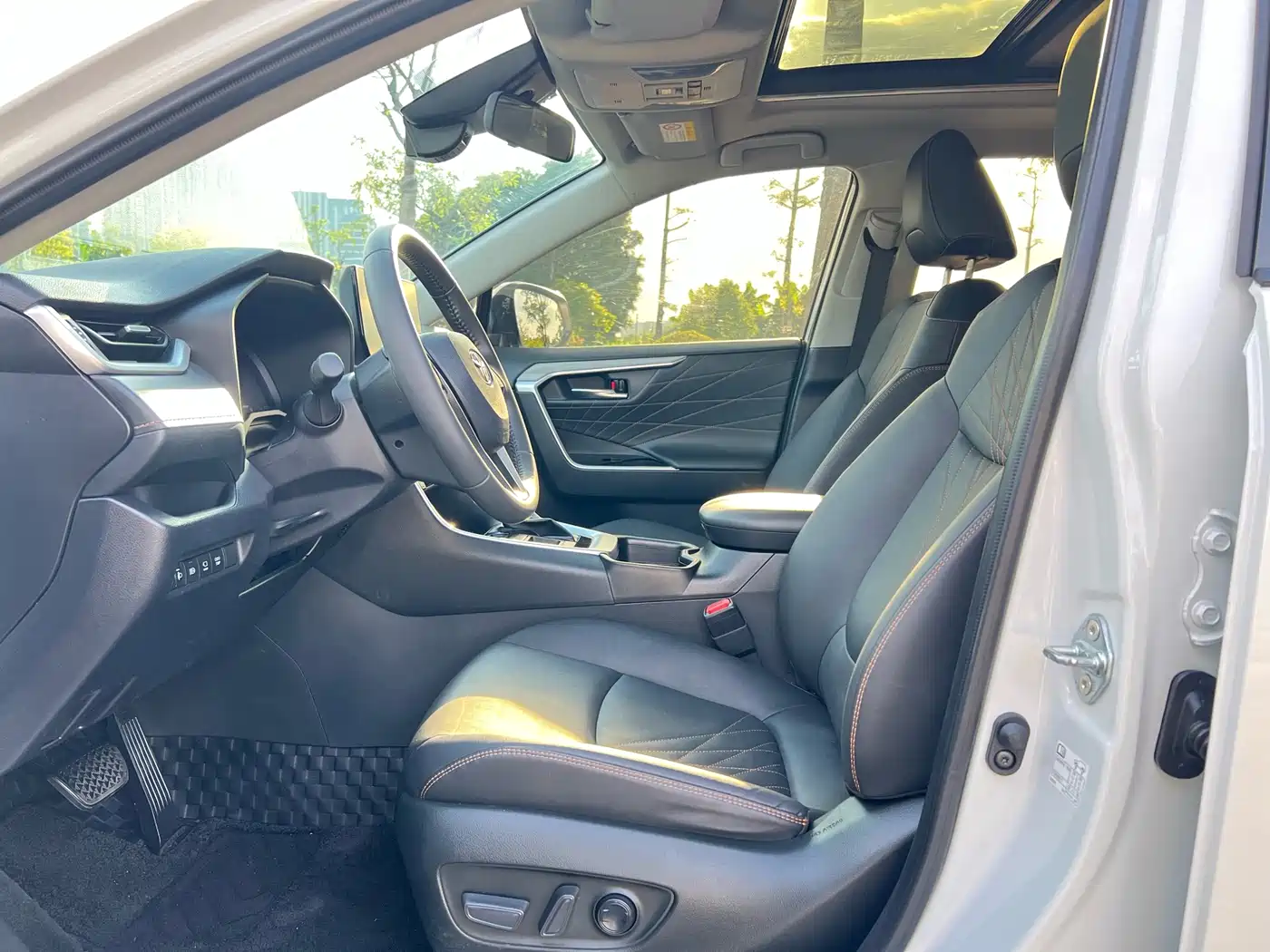 TOYOTA RAV4 RONGFANG