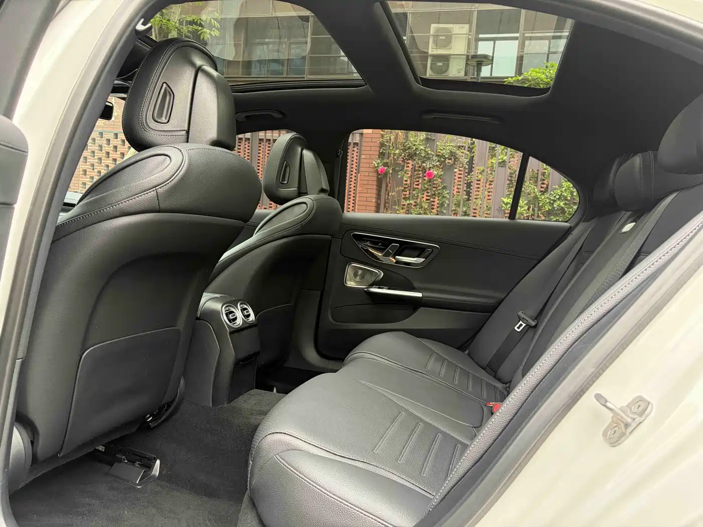 Mercedes-Benz C-Class 2024 C 260 L Night Edition Sport фото 15