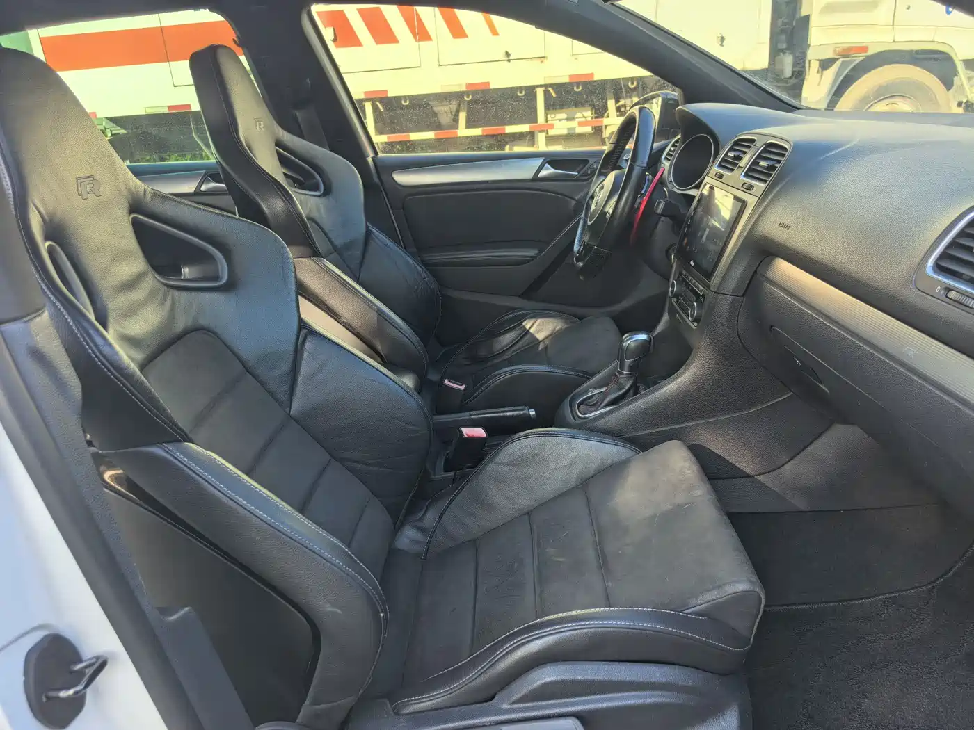 Volkswagen Golf (Import) 2011 2.0TSI R фото 11