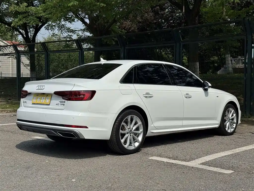 Audi A4L 2018 30th Anniversary 40 TFSI Fashion фото 4