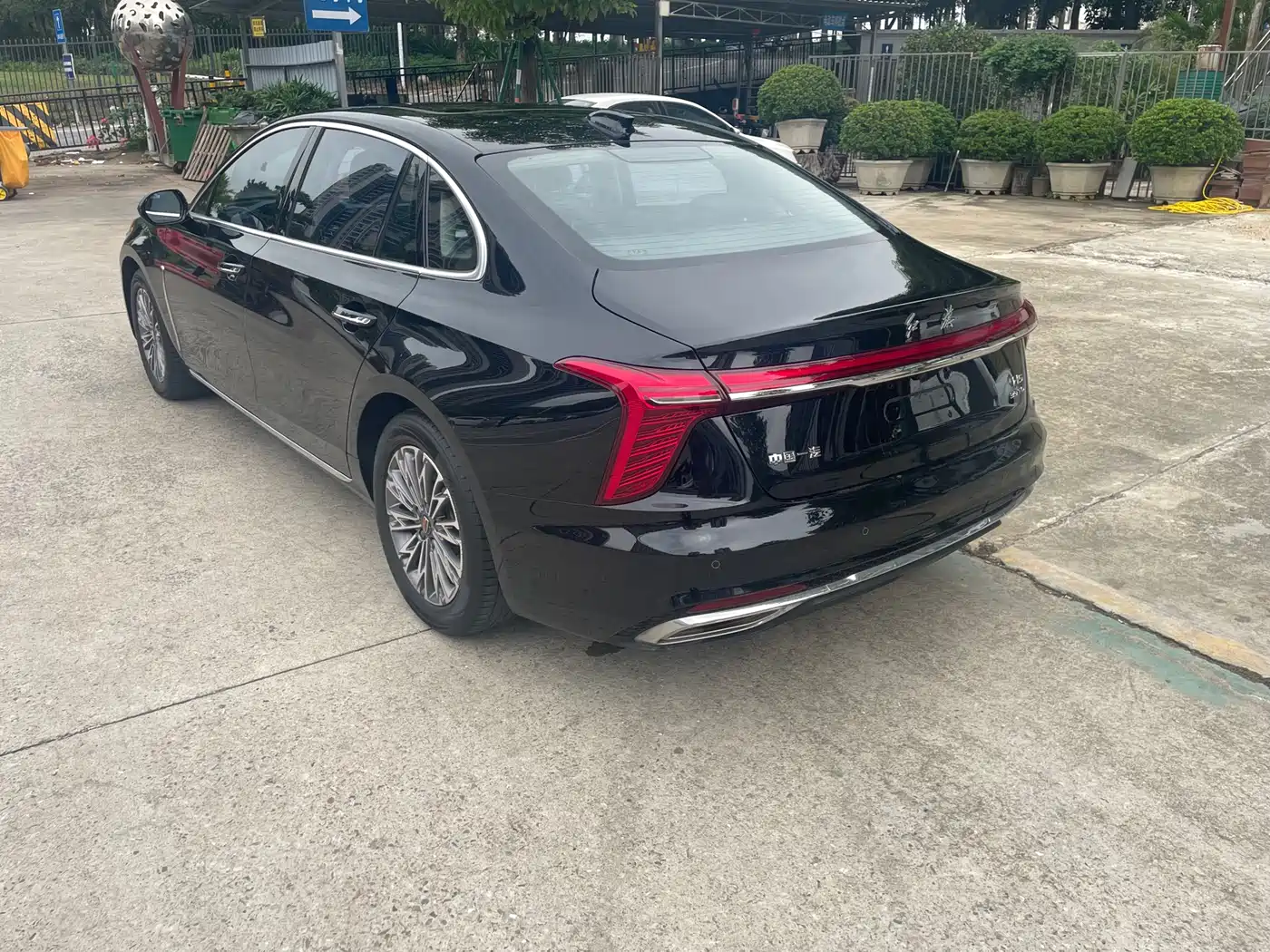 Hongqi H5 2023 1.5T DCT Smart Connect Joy Edition фото 12