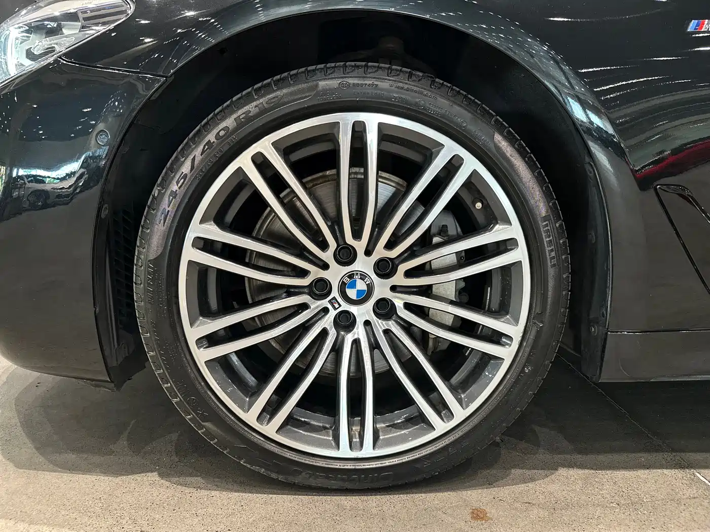 BMW 5 Series 2019 530Li Leading M Sport Package фото 16