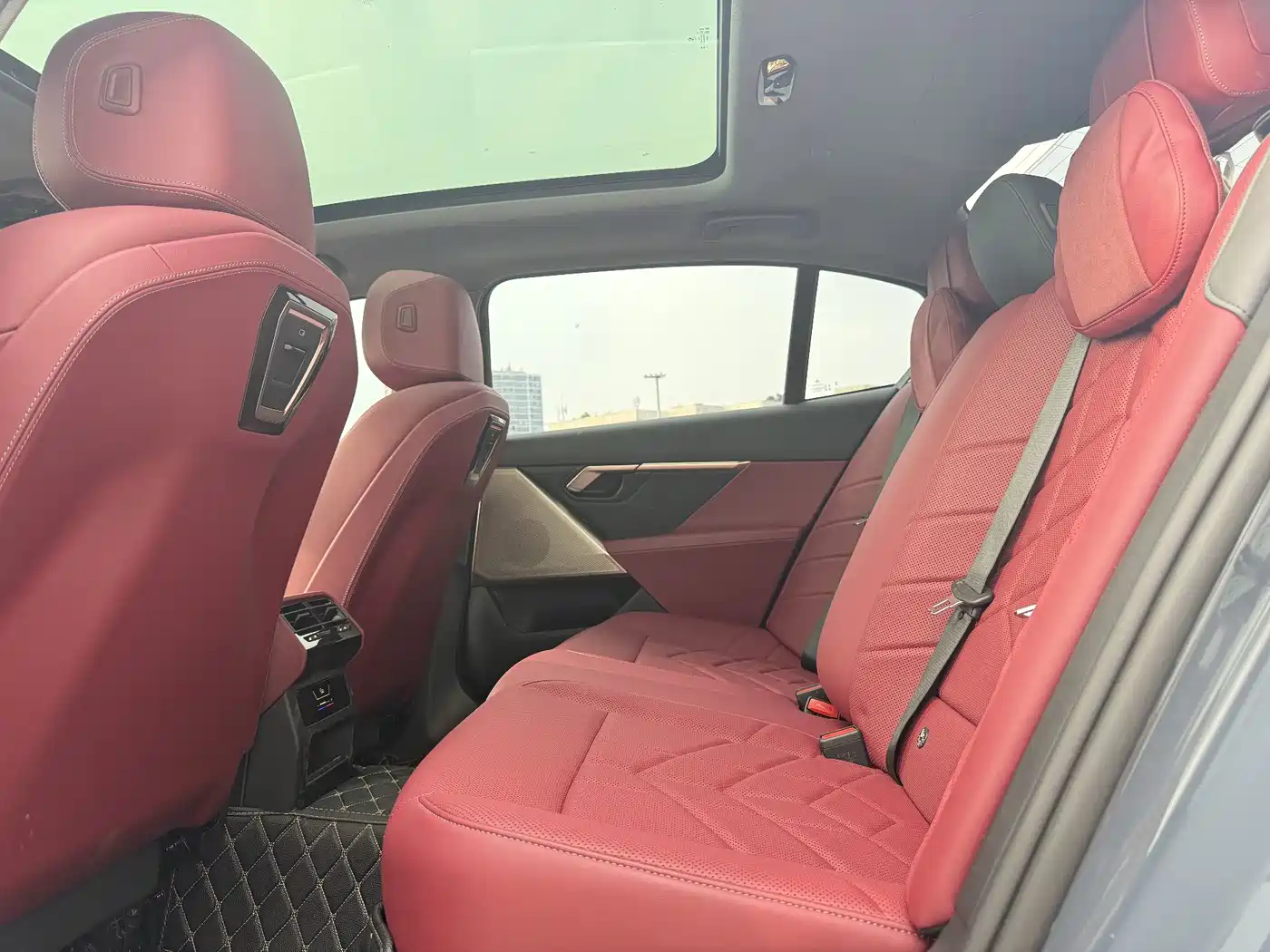 BMW i5 2024 eDrive 35L M Sport Package фото 12