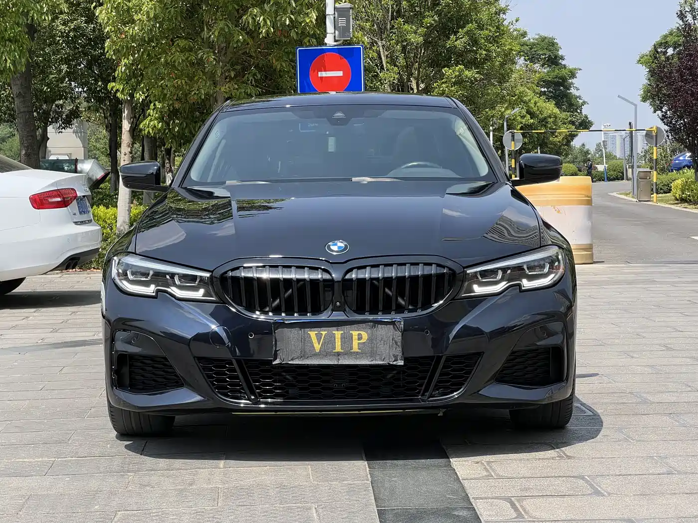 BMW 3 Series 2021 325i M Sport Night Edition фото 4