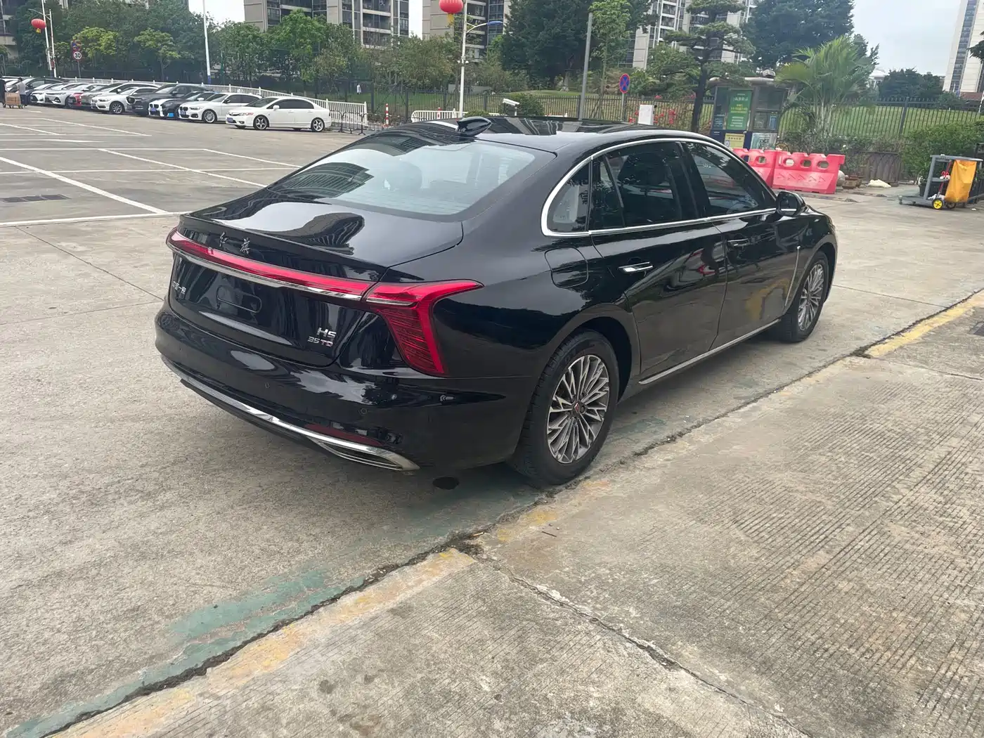 Hongqi H5 2023 1.5T DCT Smart Connect Joy Edition фото 14