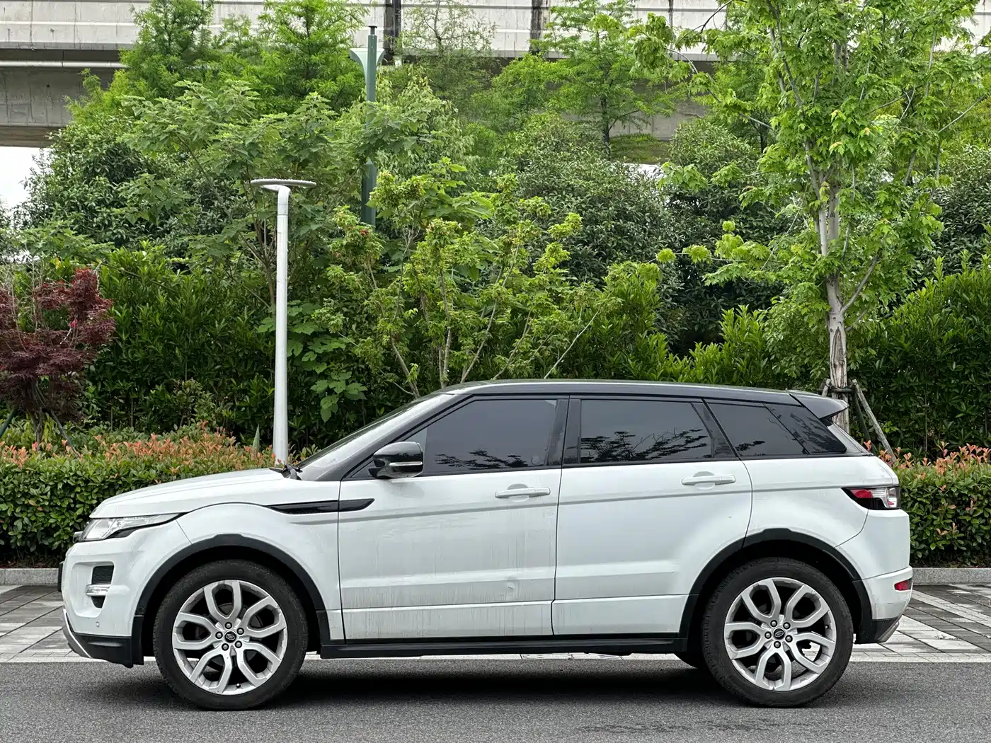 Land Rover Range Rover Evoque (Import) 2013 2.0T 5-door Dynamic Edition фото 7