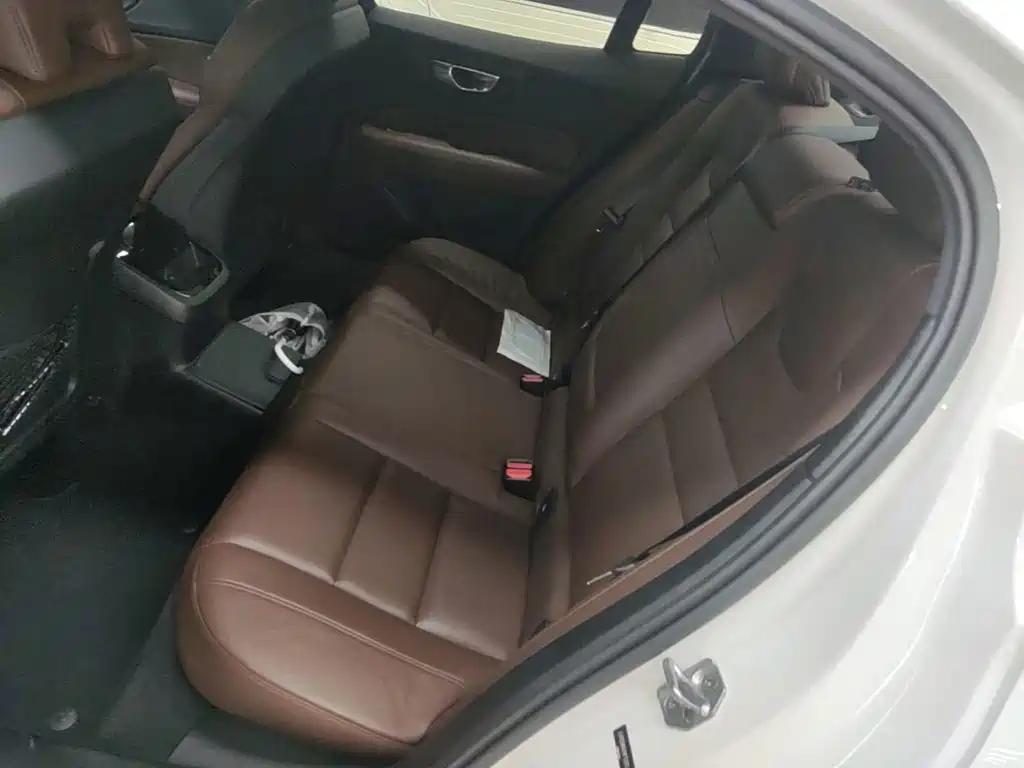 Volvo S60 Plug-in Hybrid 2021 2022 T8 E-AWD Hybrid Intelligent Luxury Edition