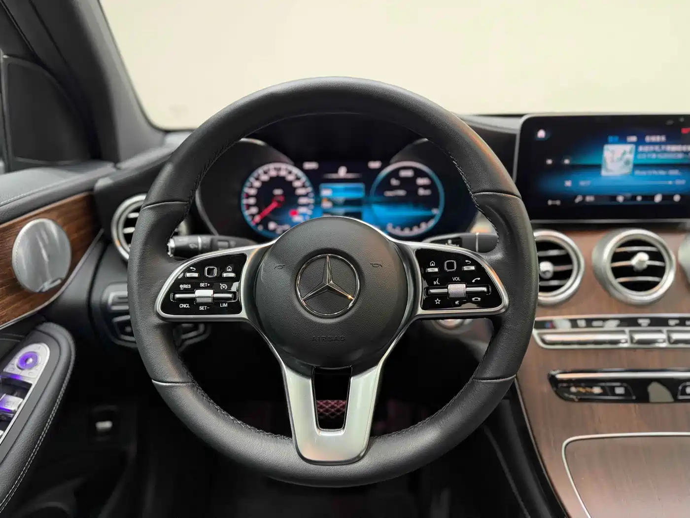 Mercedes-Benz GLC 2020 GLC 300 L 4MATIC Luxury фото 17