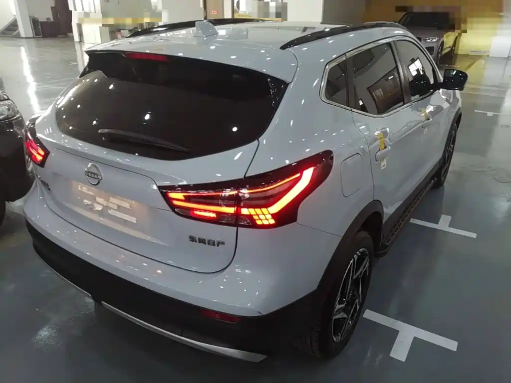 Nissan Qashqai 2024 2025 Honor 2.0L CVT XV+ Leading Edition