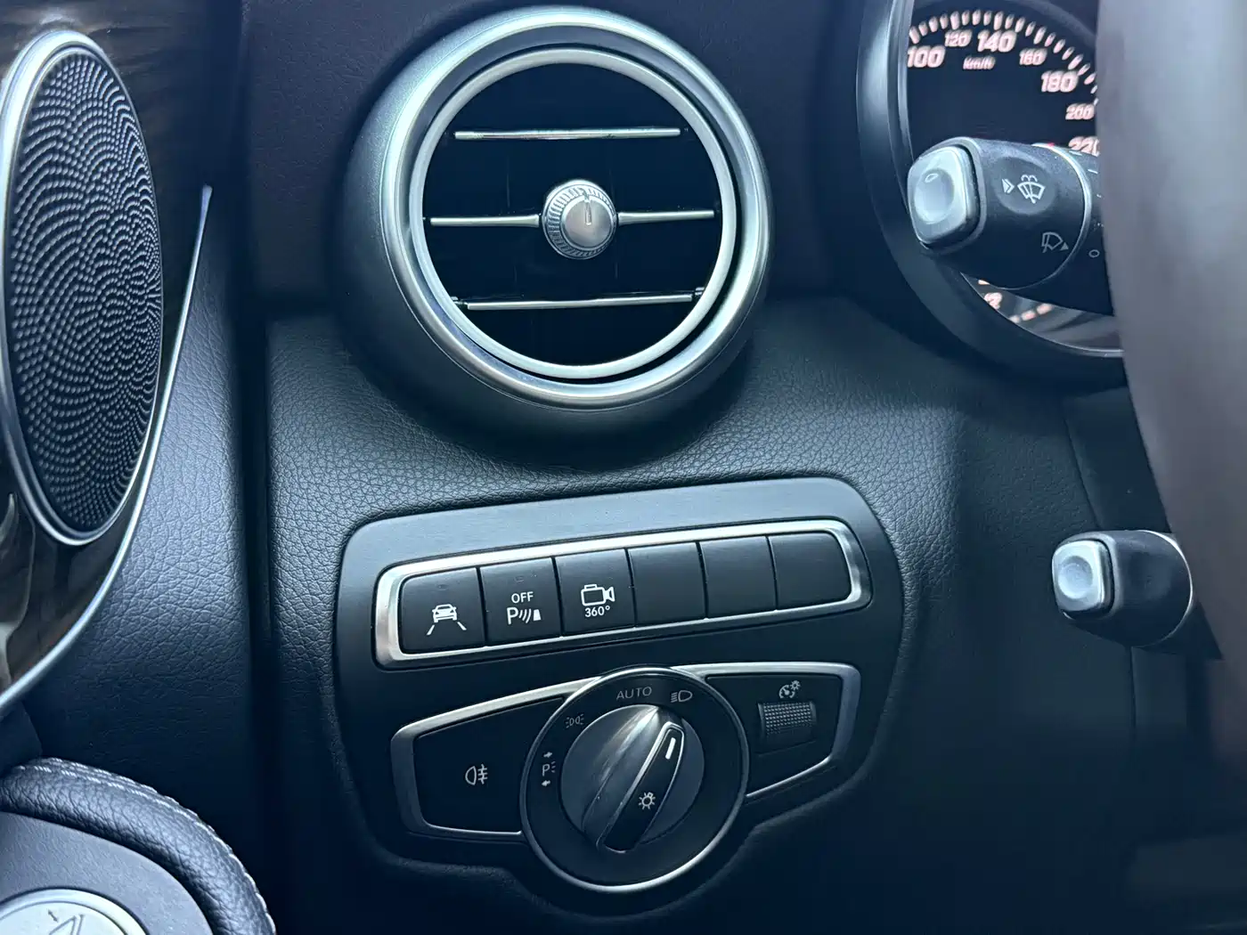 Mercedes-Benz GLC 2018 Facelift GLC 260 4MATIC Luxury фото 28