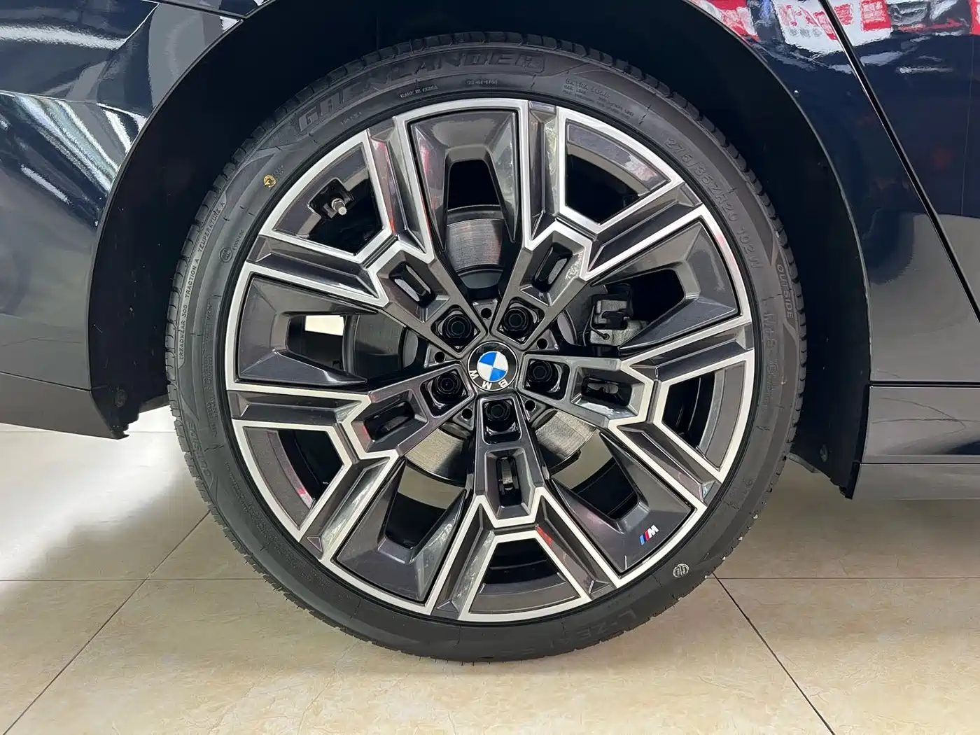 BMW 5 Series 2024 530Li Premium M Sport Package фото 28