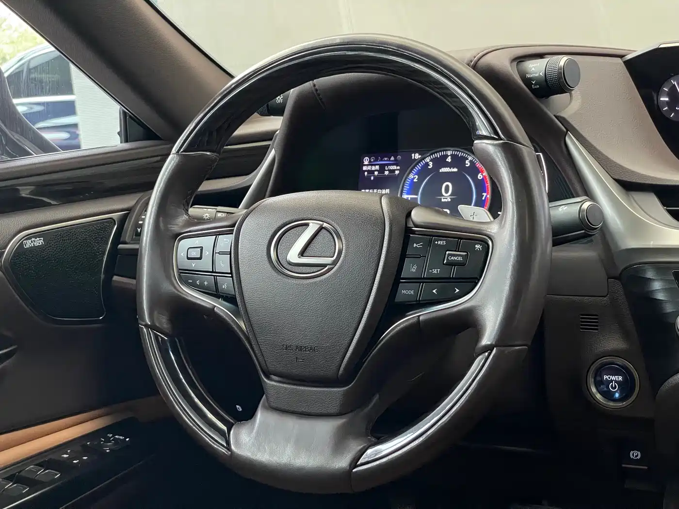 Lexus ES 2021 300h Executive Edition фото 13