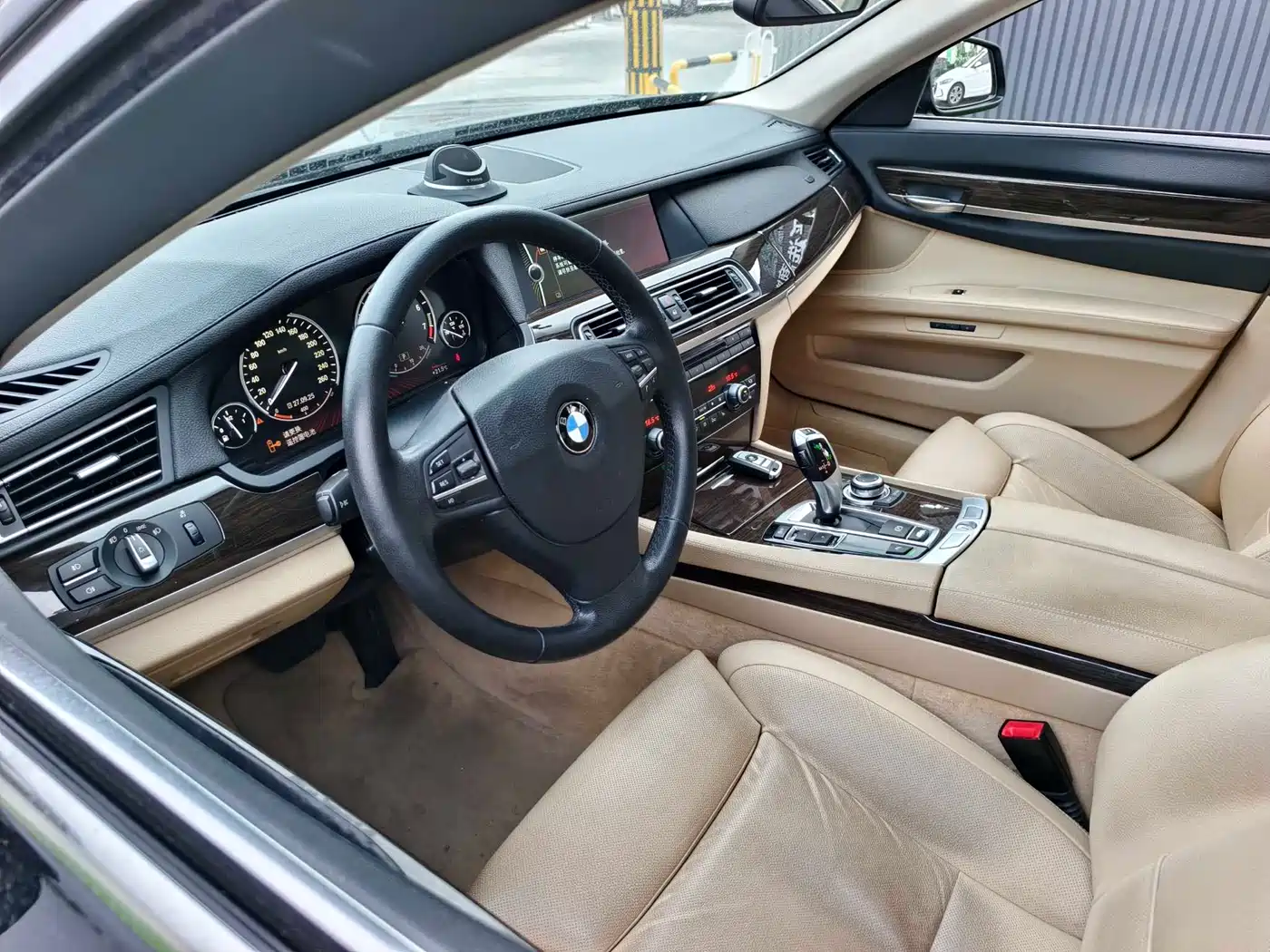 BMW 7 Series 2009 730Li Luxury фото 10