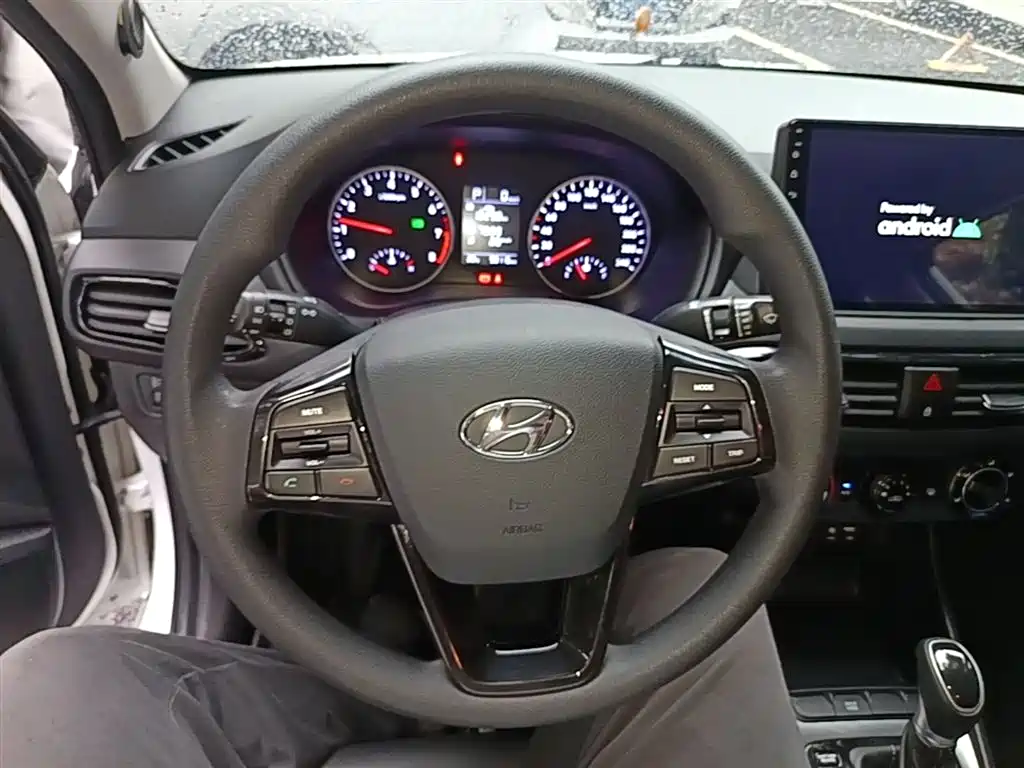 Hyundai Elantra 2018 1.6L Automatic Pleasing Edition GL China VI фото 11
