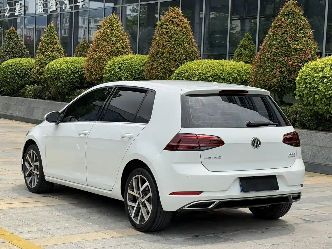 Volkswagen Golf 2018 230TSI Automatic Luxury фото 13